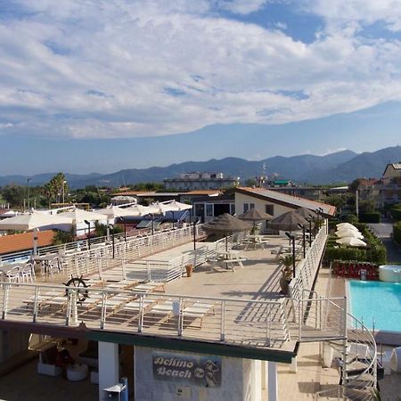 Hotel Delfino Marina Di Carrara Exterior foto