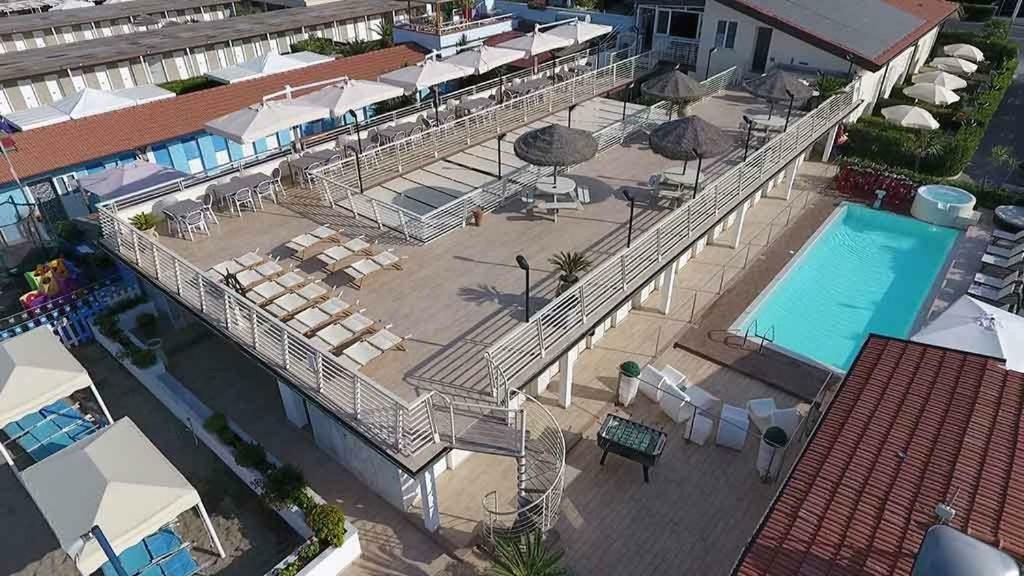 Hotel Delfino Marina Di Carrara Exterior foto