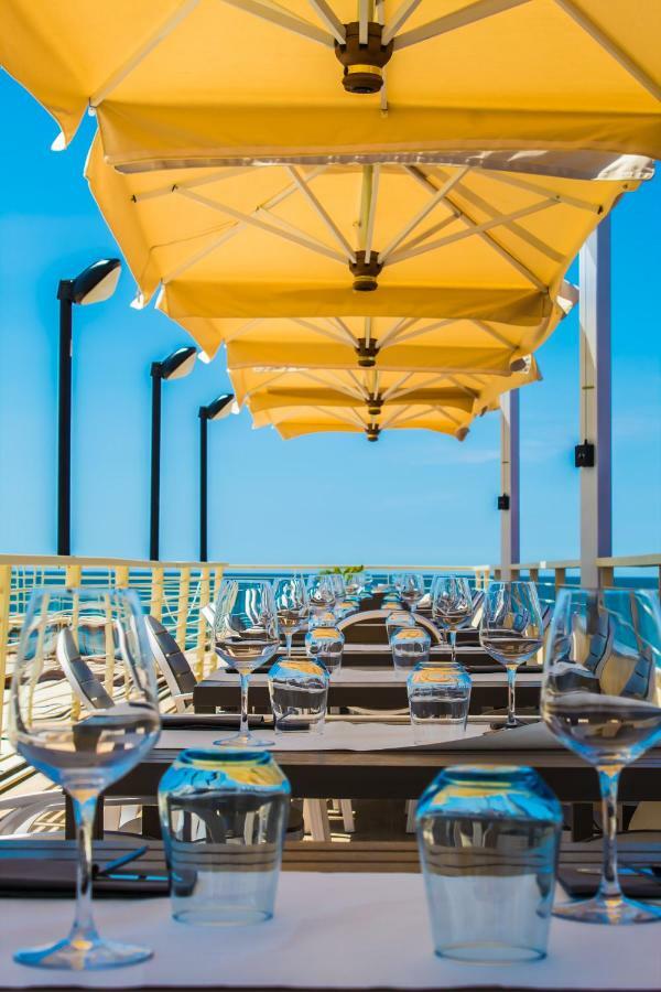 Hotel Delfino Marina Di Carrara Exterior foto